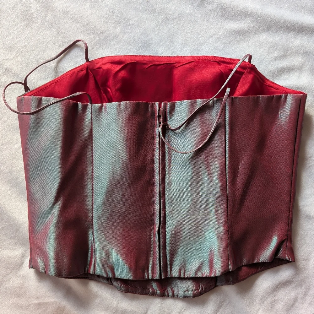 🌷Elegant Burgundy Strapless Dress - Picture 4 of 10